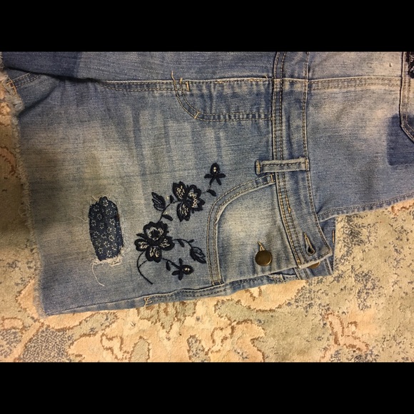 Embroidered overalls - Picture 2 of 4